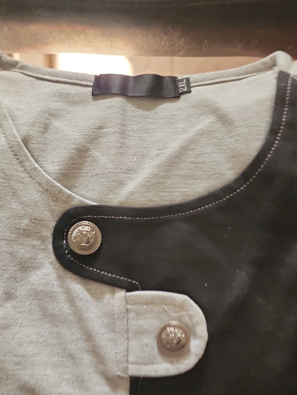 Short Sleeve Crew Neck Tee in Light Gray with Black Trim